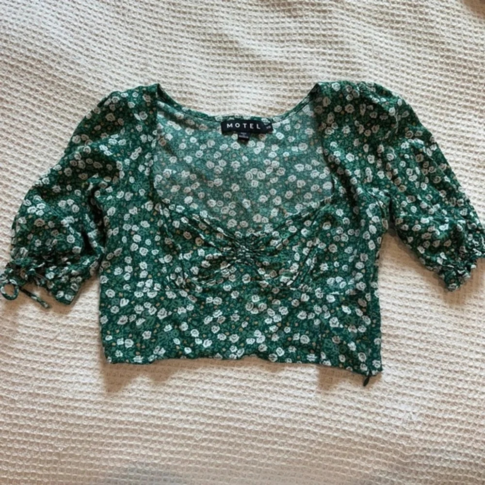 Motel Rocks Yiava Crop Top In Floral Field Green size XS - Picture 7 of 8